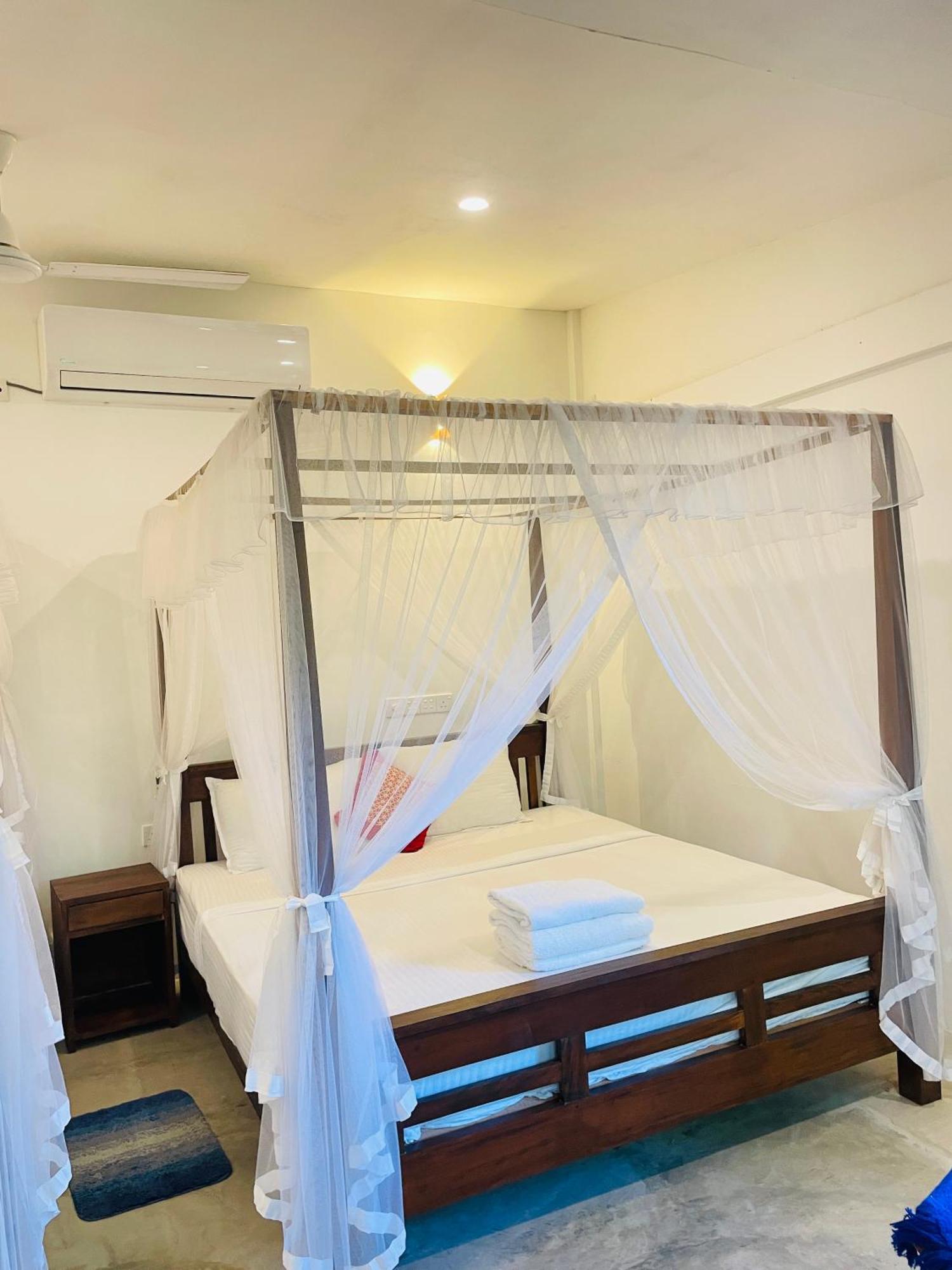 Lawrence Villa Weligama Esterno foto